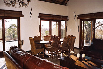 Dining Room & Lounge